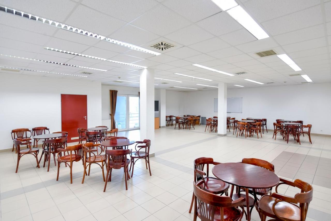 Campus Hotel Debrecen Extérieur photo