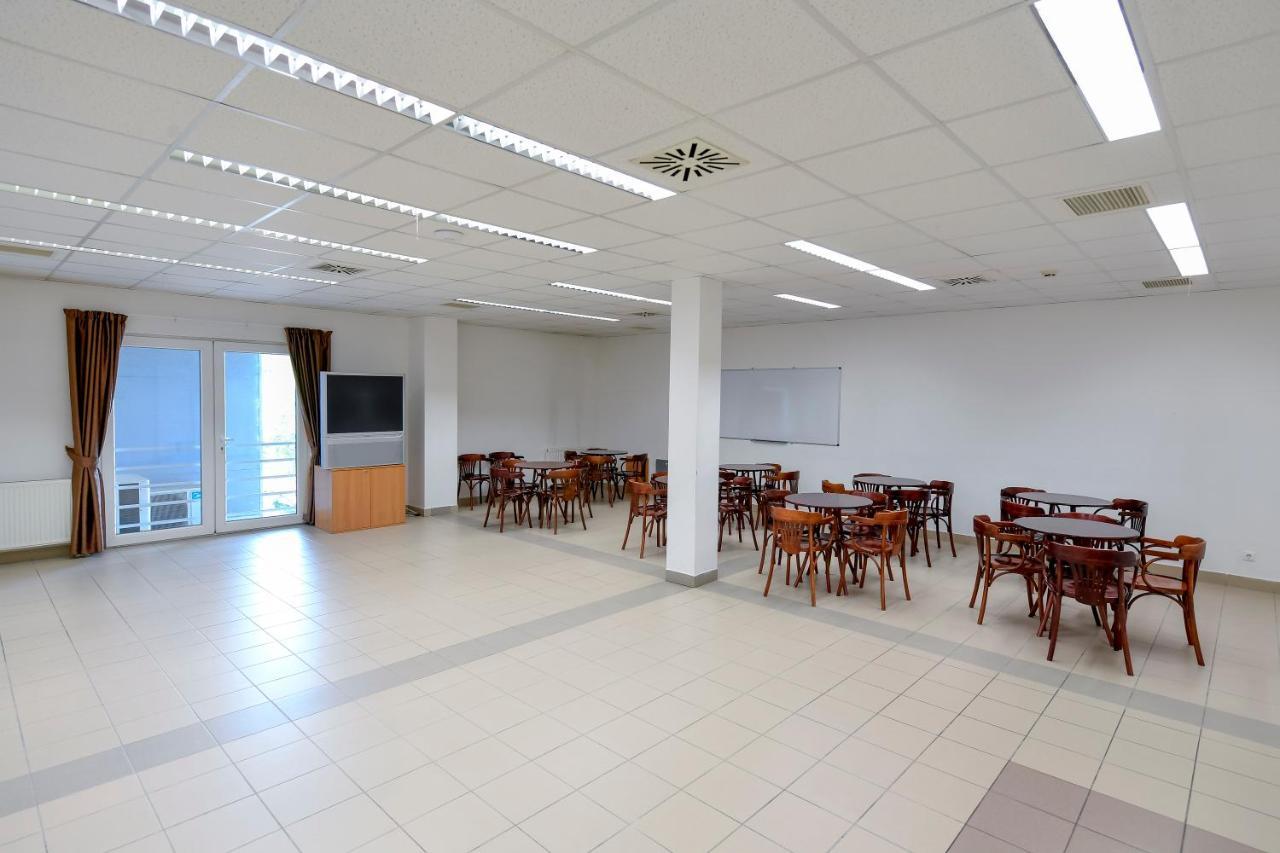Campus Hotel Debrecen Extérieur photo