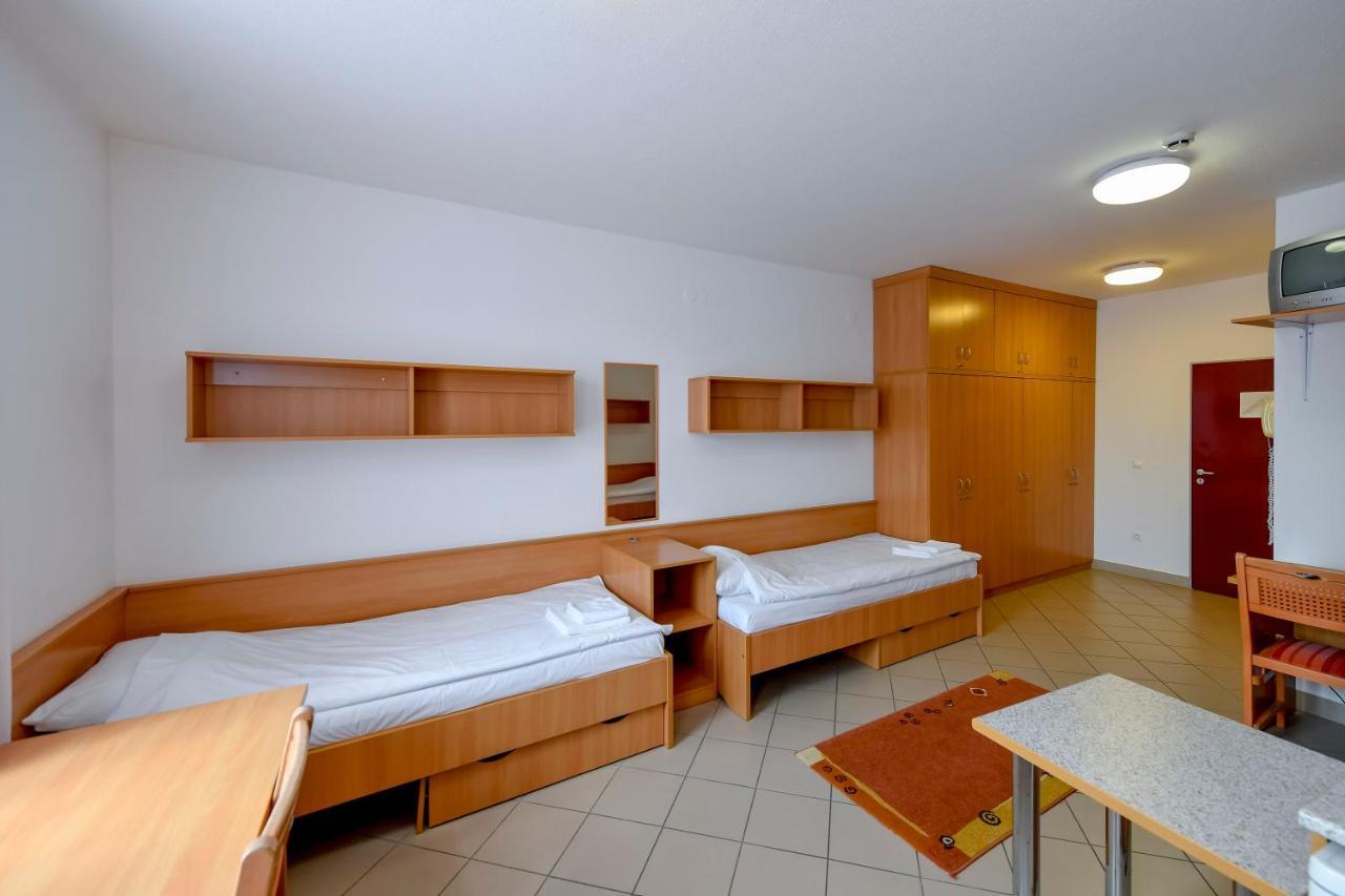 Campus Hotel Debrecen Extérieur photo